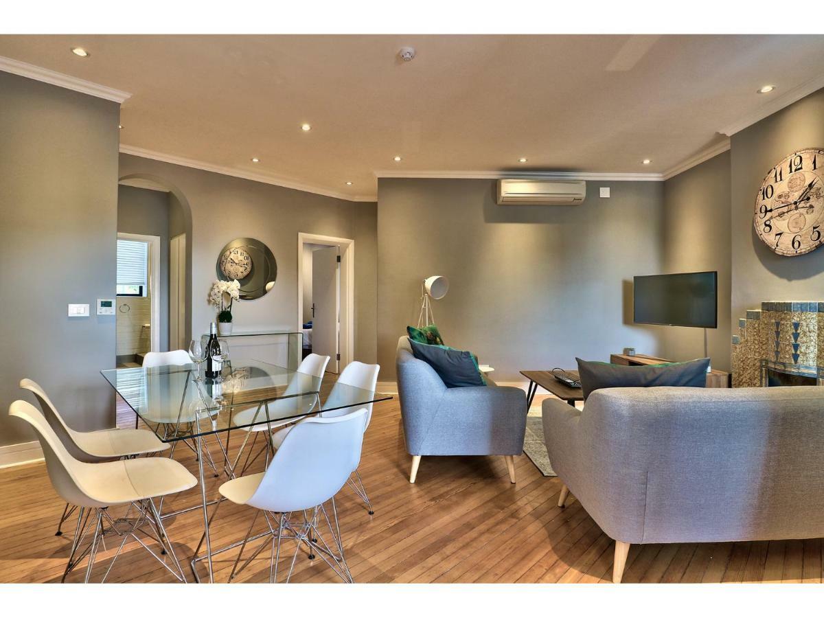 Greenpoint Apartment *