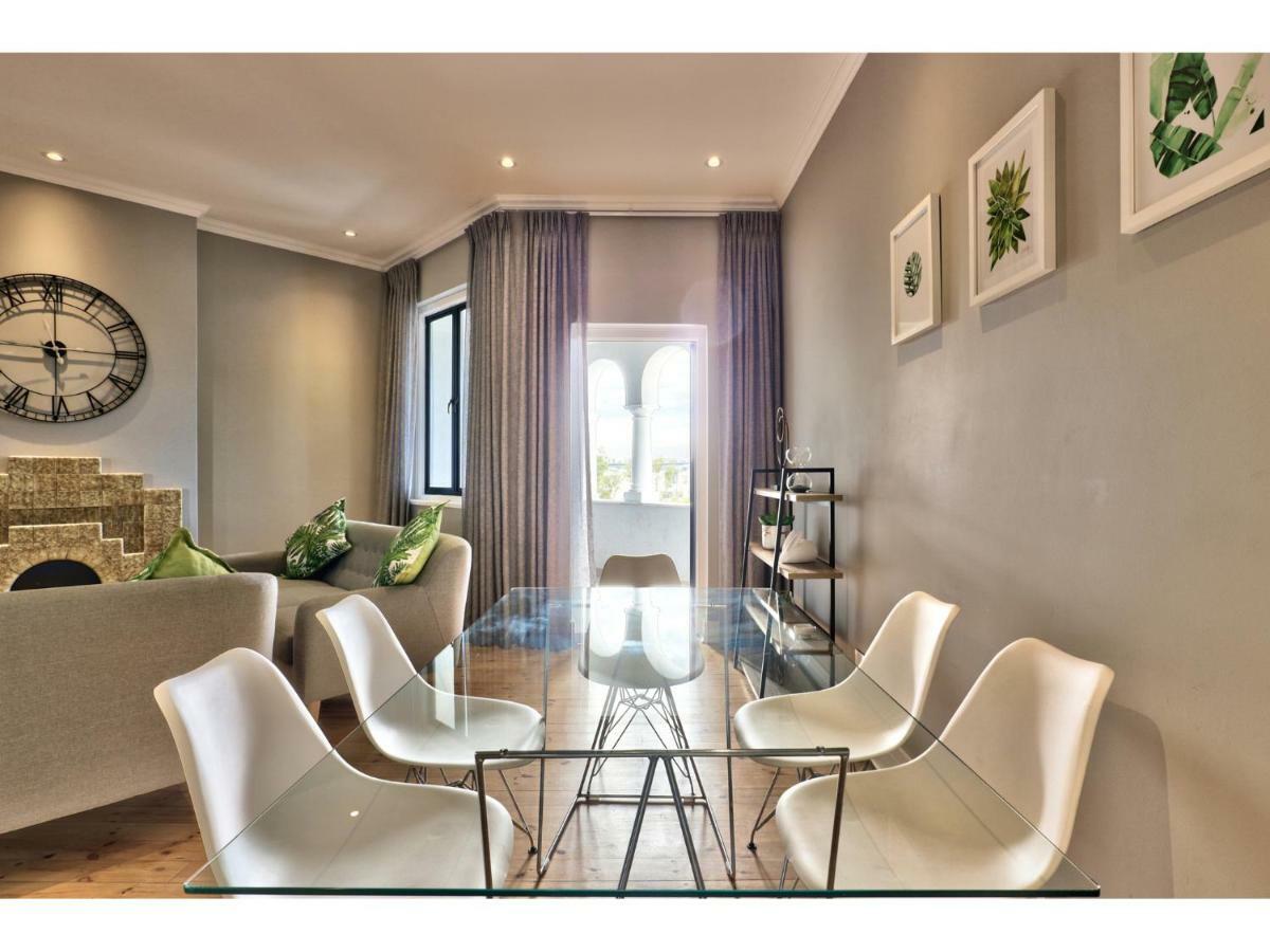 Greenpoint Apartment *